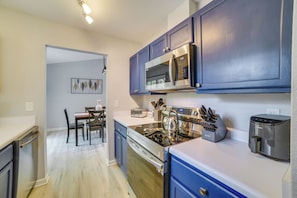 House (3 Bedrooms) | Interior