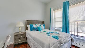 Apartment (3 Bedrooms) | 3 bedrooms, iron/ironing board, bed sheets