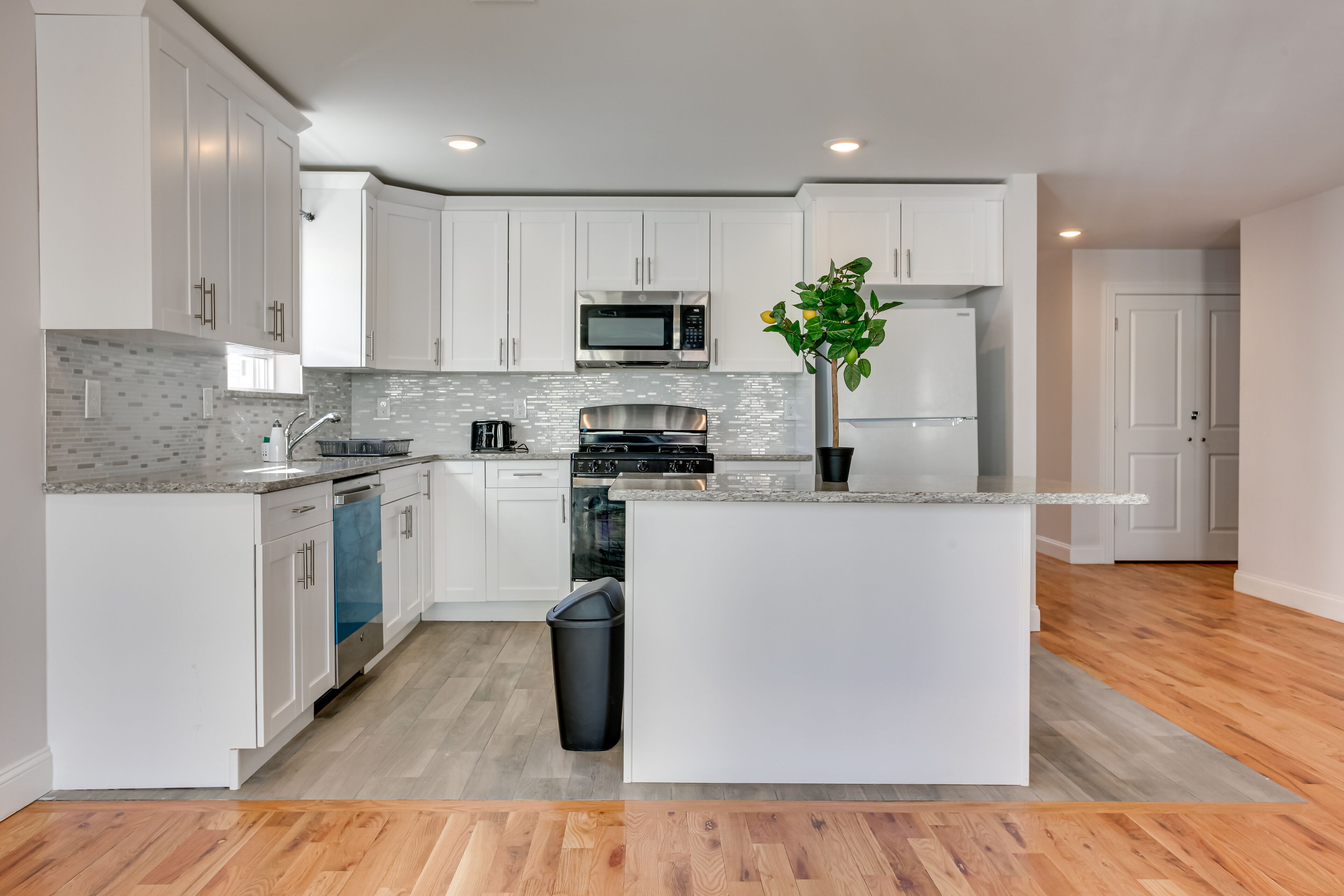 House (3 Bedrooms) | Private kitchen | Microwave, oven, stovetop, dishwasher