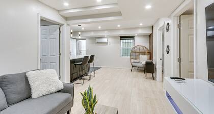 Modern Newark Vacation Rental ~ 3 Mi to Airport!