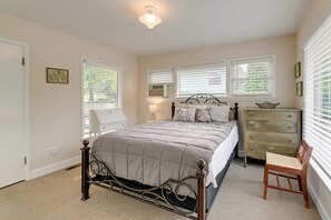 House (3 Bedrooms) | Interior - Grants Pass Getaway w/ Expansive Deck! (Grants Pass)