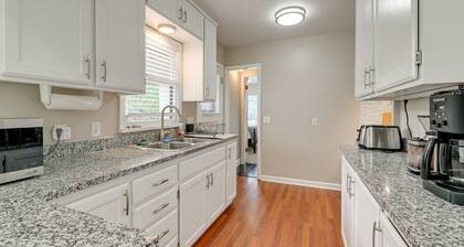 Grants Pass Getaway w/ Expansive Deck!