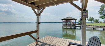Home On Lake Bob Sandlin w/ Private Boat Dock!
