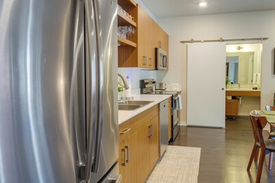 Traverse City Vacation Rental: 1 Mi to Beach!