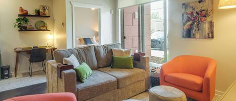 Apartment (2 Bedrooms) | Front of property