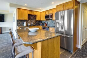 Apartment (2 Bedrooms) | Interior - Rockaway Beach Vacation Rental Near Beach Access! (Rockaway Beach)