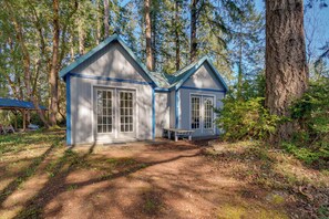 House (3 Bedrooms) | Interior - Gorgeous Allyn Getaway - No-bank Waterfront! (Allyn)