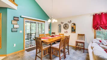 House (4 Bedrooms) | Interior