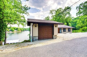 House (3 Bedrooms) | Interior - Waterfront Home w/ Views & Dock in Sunrise Beach! (Sunrise Beach)