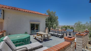 Apartment (1 Bedroom) | Interior