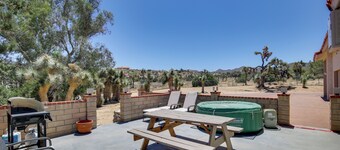 California Vacation Rental With Hot Tub & Patio!