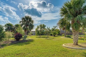 House (4 Bedrooms) | Interior - Grill-chill-splash: Your Port Charlotte Paradise! (Port Charlotte)