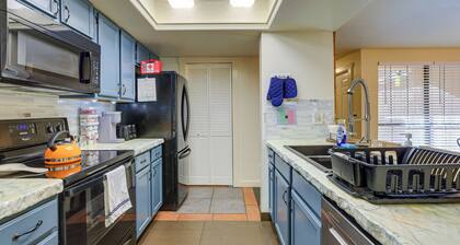 3 Mi to UF: Townhome w/ Patio in Gainesville!