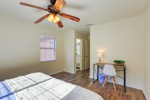 Apartment (3 Bedrooms) | Interior - 3 Mi to UF: Townhome w/ Patio in Gainesville! (Gainesville)