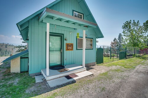 Secluded Washington Cabin Near Hikes & Lakes!