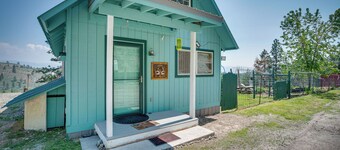 Secluded Washington Cabin Near Hikes & Lakes!