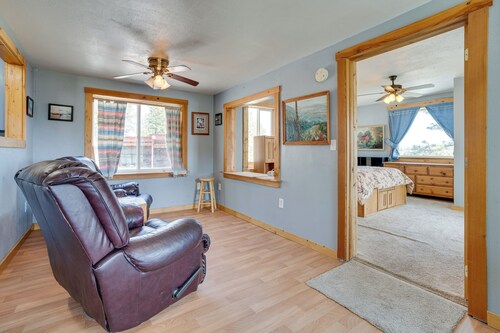 Secluded Washington Cabin Near Hikes & Lakes!