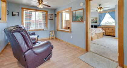 Secluded Washington Cabin Near Hikes & Lakes!