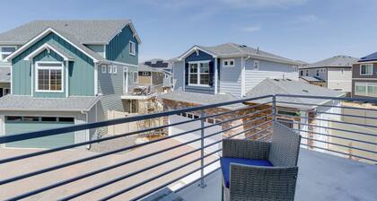 9 Mi to Airport: Pet-friendly Aurora Home w/ Deck
