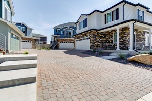 Interior - 9 Mi to Airport: Pet-friendly Aurora Home w/ Deck (Aurora)