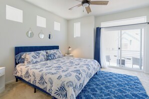 House (3 Bedrooms) | Interior - 9 Mi to Airport: Pet-friendly Aurora Home w/ Deck (Aurora)