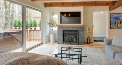 North Conway Townhome w/ Private Hot Tub & Deck!