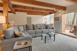 Apartment (4 Bedrooms) | Interior - North Conway Townhome w/ Private Hot Tub & Deck! (North Conway)