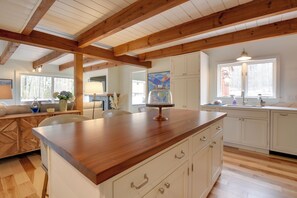 Apartment (4 Bedrooms) | Interior - North Conway Townhome w/ Private Hot Tub & Deck! (North Conway)