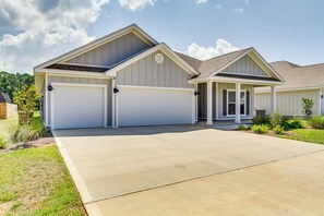 House (4 Bedrooms) | Interior - Newly Built Gulf Coast Getaway Near Pensacola! (Gulf Breeze)