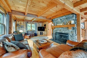 House (3 Bedrooms) | Interior - Lakefront Westhampton Cabin w/ Beach + Kayaks! (Westhampton)