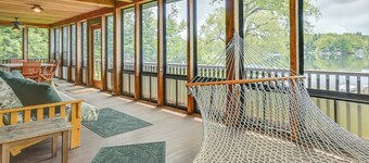 Lakefront Westhampton Cabin w/ Beach + Kayaks!