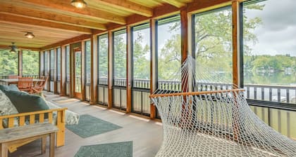 Lakefront Westhampton Cabin w/ Beach + Kayaks!