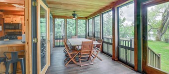 Lakefront Westhampton Cabin w/ Beach + Kayaks!