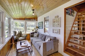 Interior - Waterfront Nobleboro Cottage w/ Kayaks & Boat Dock (Nobleboro)