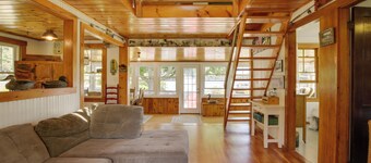 Waterfront Nobleboro Cottage w/ Kayaks & Boat Dock