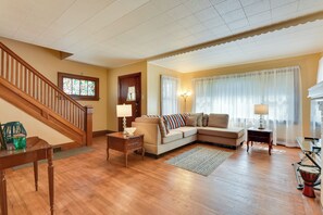 House (2 Bedrooms) | Interior