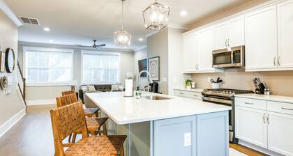 Cozy South Carolina Abode - Steps From Main Street