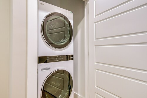 Cozy South Carolina Abode - Steps From Main Street