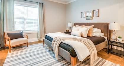 Cozy South Carolina Abode - Steps From Main Street