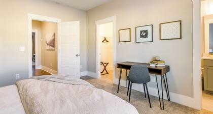Cozy South Carolina Abode - Steps From Main Street