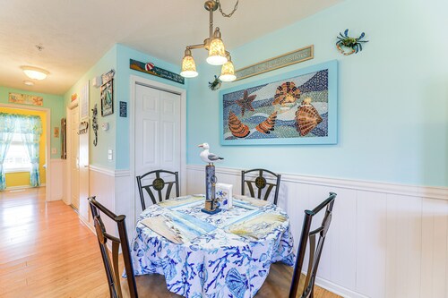 Walk to Beach & Pier: Quiet Retreat in Surf City