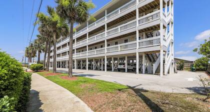 Walk to Beach & Pier: Quiet Retreat in Surf City