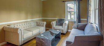 Charming Monroe Township Home - 13 Mi to RU!