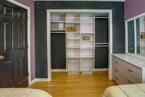 House (2 Bedrooms) | Interior - Charming Monroe Township Home - 13 Mi to RU! (Monroe Township)