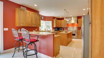 House (5 Bedrooms) | Interior