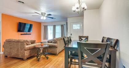 Lake Jackson Home w/ Yard, 14 Mi to Beaches!