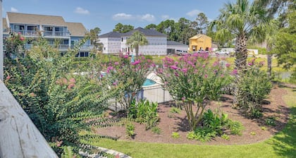 Balcony & Community Perks: Condo in Surfside Beach