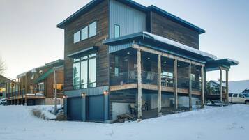 House (5 Bedrooms) | Interior