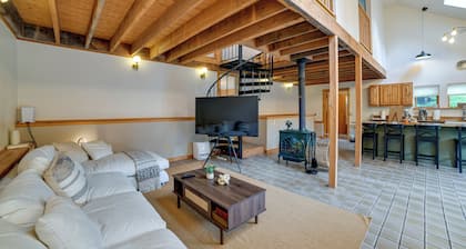 Catskills Mountain Cabin in Bloomville!
