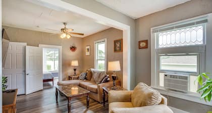 Lakefront Mound Getaway: Near Snowmobiling Trails!